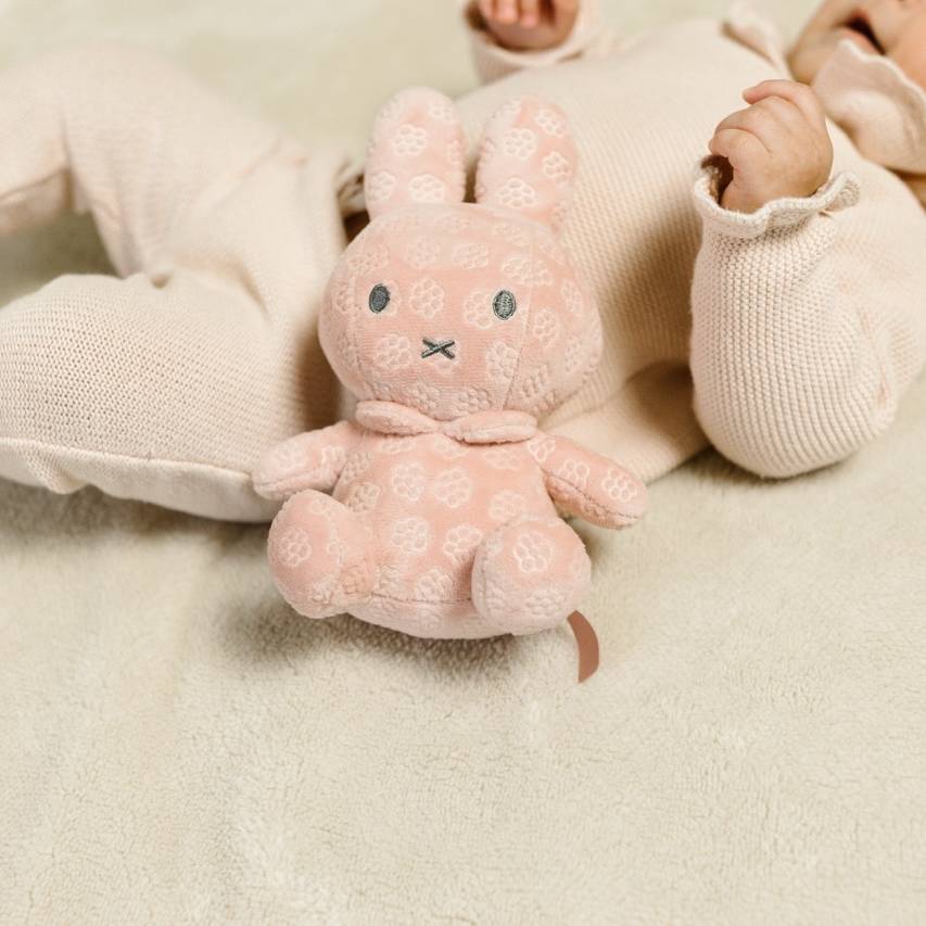 Miffy Cuddle Pink Flower 20cm