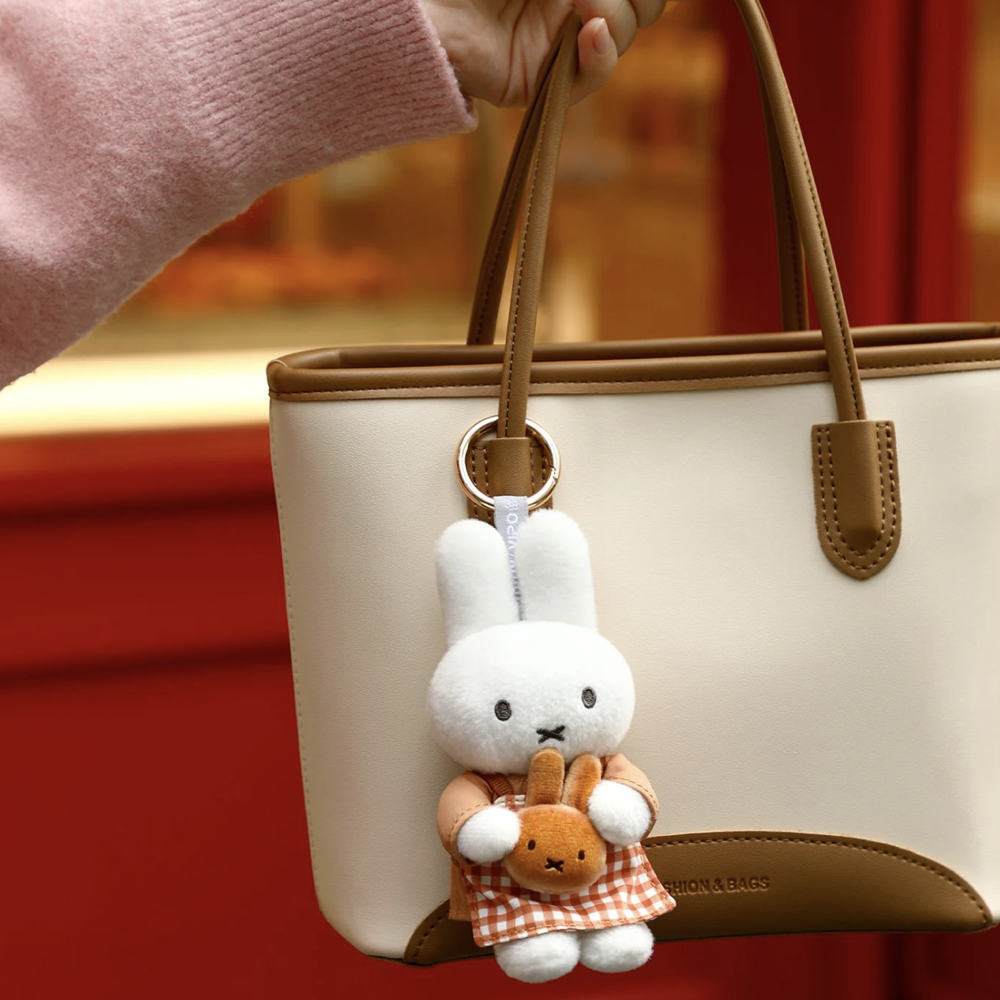 VIPO Miffy Bakery Keychain Blind Box CDU of 6